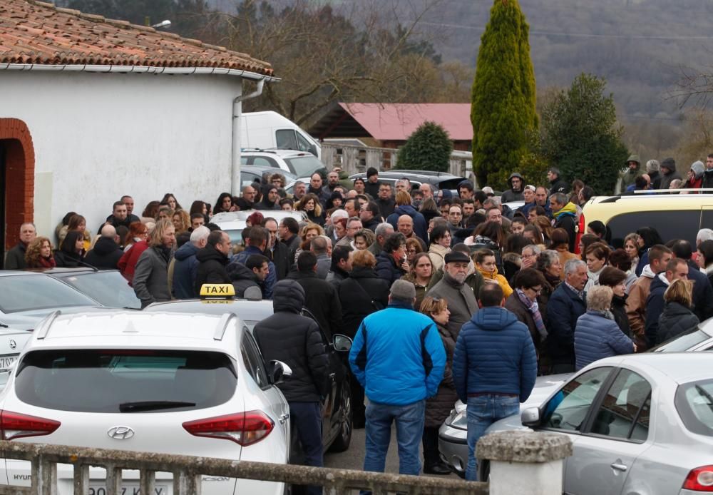 Funeral multitudinario de Rubén Fonseca, el fallecido en el incendio de El Berrón