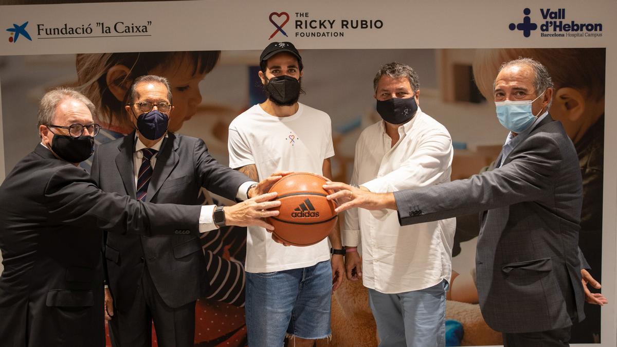 Acuerdo entre las Fundaciones de La Caixa y el jugador de baloncesto Ricky Rubio
