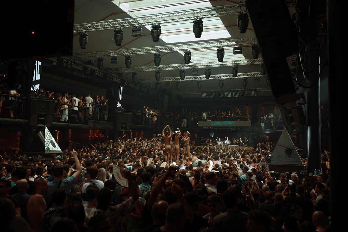 La pista de baile en Amnesia Ibiza es el lugar en el que todo sucede.