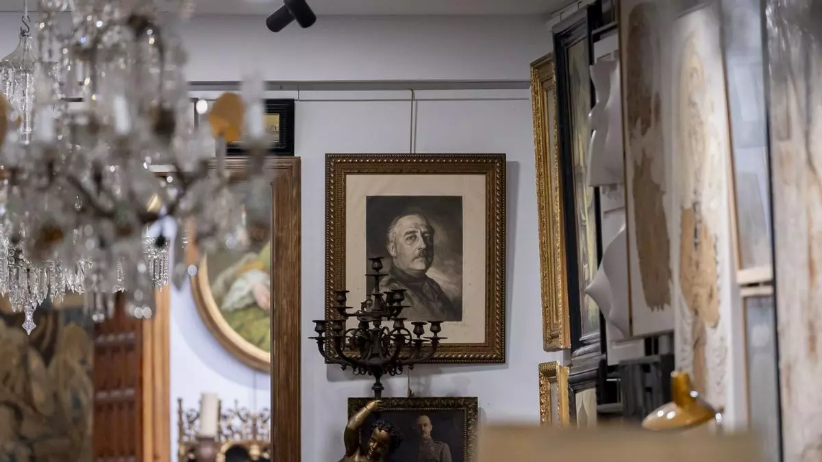 La puja dispara la recaudación de los Franco por los bienes del pazo de Meirás: un servidor "petao" y "locura" por la porcelana