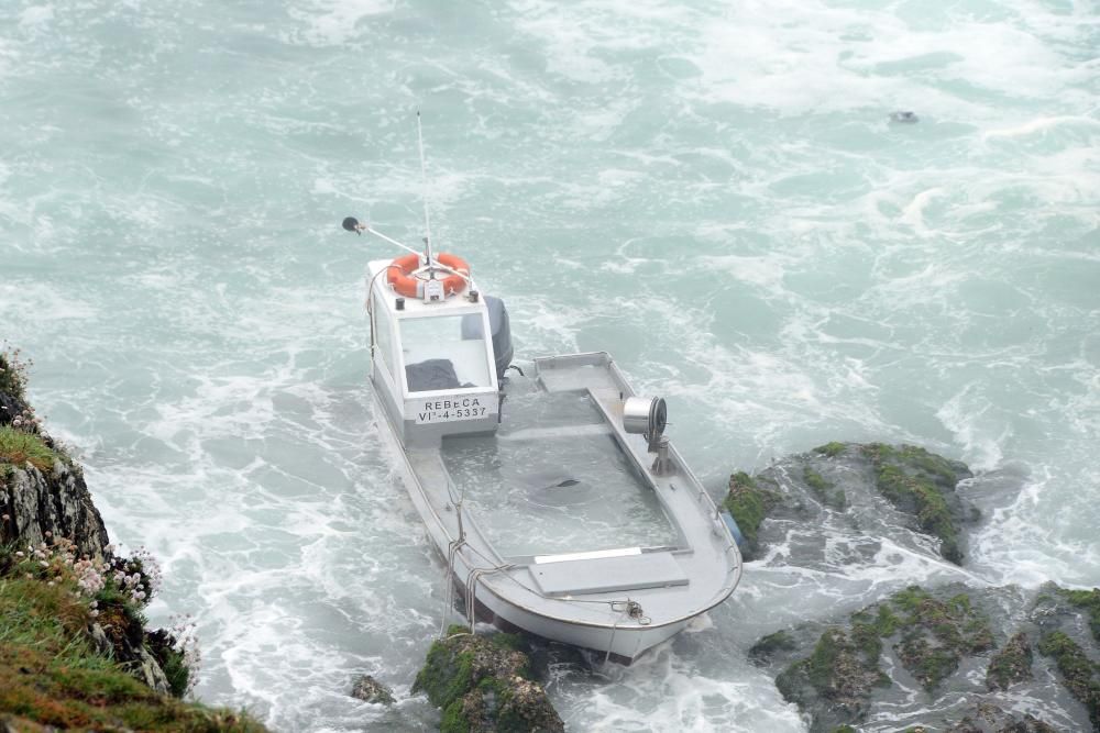 El patrón fue evacuado por el Pesca 1 y trasladado a Vigo en estado grave