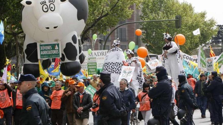 Una de las muchas protestas de los ganaderos en los últimos años por la crisis del sector lácteo.