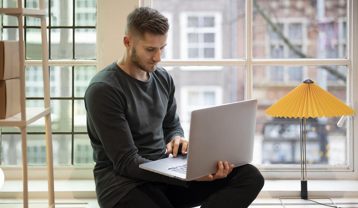 Descubre cuatro portátiles rápidos, potentes y baratos que te harán más fácil la vuelta a la rutina