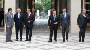 La última cumbre de la España despoblada se celebró el 10 de septiembre de 2018 en Zaragoza, en la sede del Gobierno aragonés. Entonces, como se ve en la foto, participaron los que eran los presidentes de Asturias, Javier Fernández; La Rioja, José Ignacio Ceniceros; Aragón, Javier Lambán; Castilla-La Mancha, Emiliano García-Page; Galicia, Alberto Núñez Feijóo, y Castilla y León, Juan Vicente Herrera. Tras las elecciones de mayo de 2019, Fernández, Ceniceros y Herrera fueron reemplazados en 2019 por los socialistas Adrián Barbón y Concha Andreu en Asturias y La Rioja y por Alfonso Fernández Mañueco (PP) en Castilla y León.