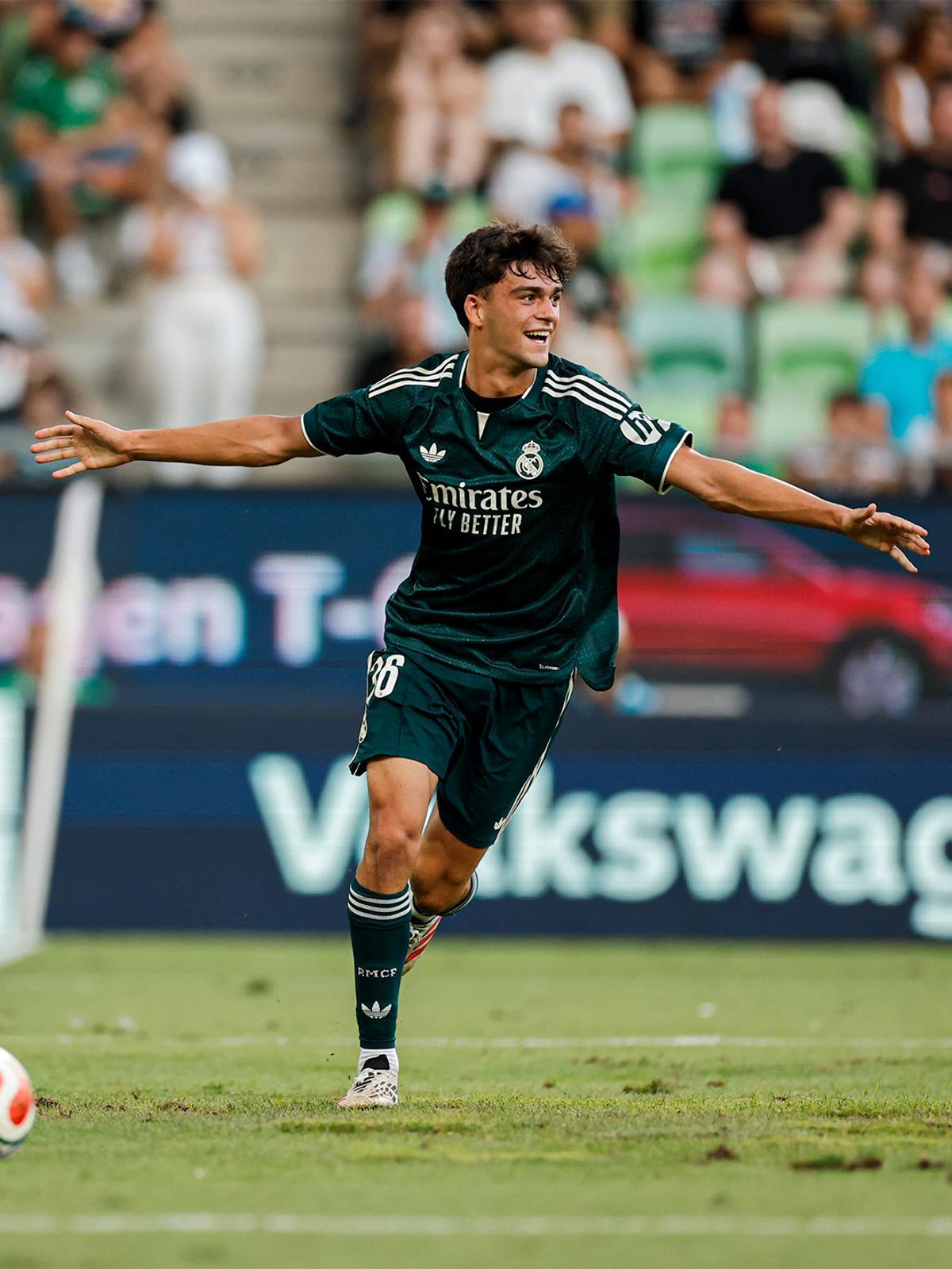 Mario Rivas hace el primer gol del Real Madrid