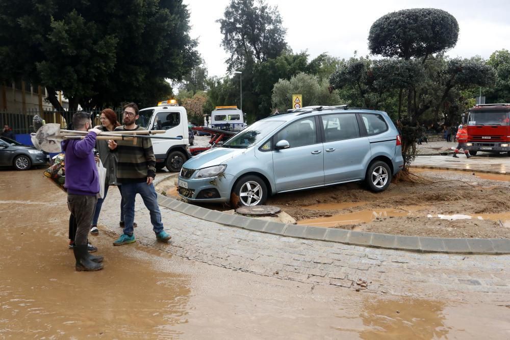 Nueva noche de tormenta y granizo en Málaga que desborda el río Campanillas