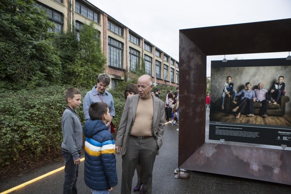 Premios Princesa de Asturias: Alejandro Portes visita la exposición fotográfica "Integrantes" en La Vega