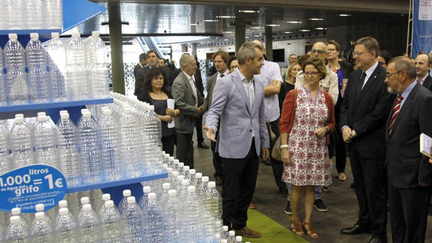 Técnicos de Aguas de Valencia muestran sus propuestas.