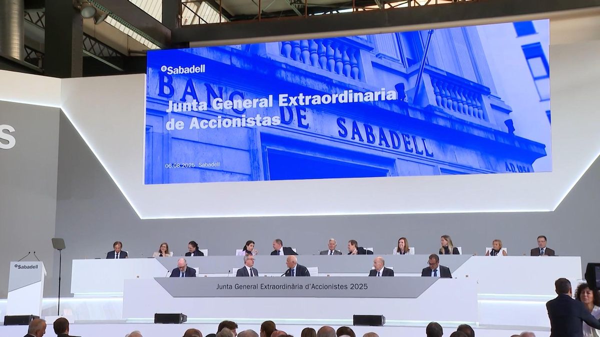 La CNMV autoriza la nueva oferta de BBVA sobre Sabadell y amplía el plazo de aceptación