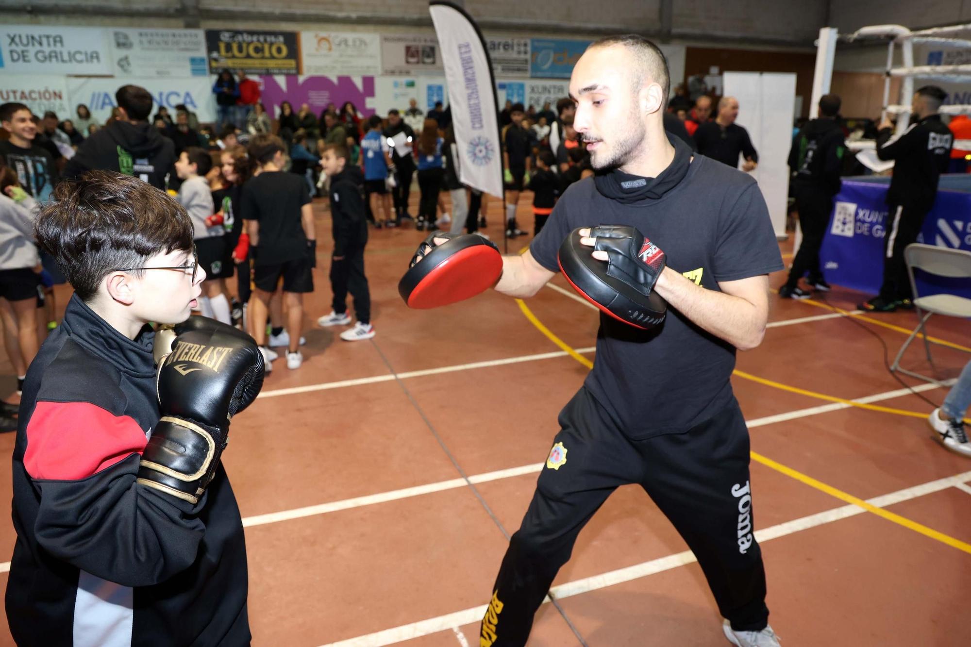 Guantes en alto en Arousa