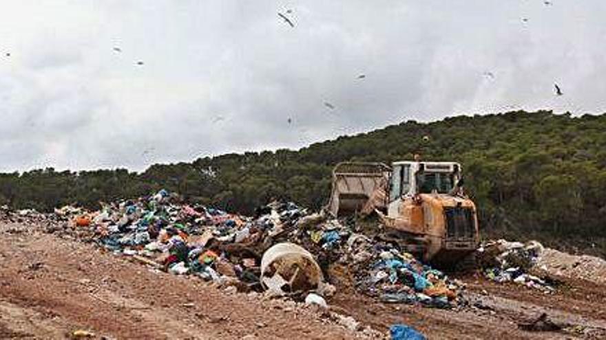 Zona del vertedero de Ca na Putxa en la que se ubicará la planta de triaje.