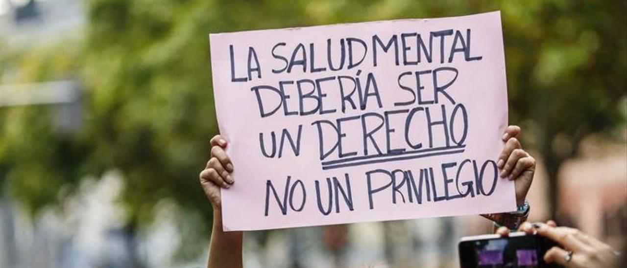 Pancarta en una marcha contra la precarización de los medios destinados a la salud mental. / EP