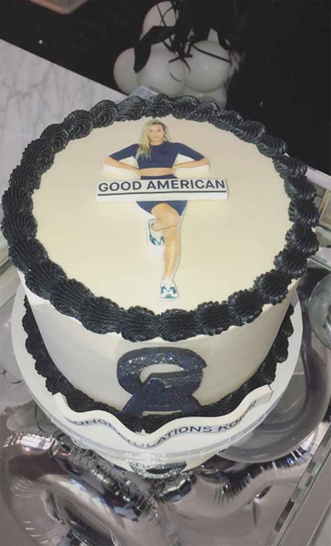 Tarta con la imagen de Khloé Kardashian en ella