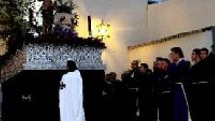 El Vía Crucis recorrerá esta noche las ruinas del anfiteatro de Mérida