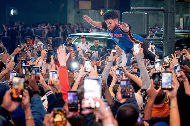 La euforia de los fans de los Knicks acabó con detenciones tras el pase a la final de la NBA
