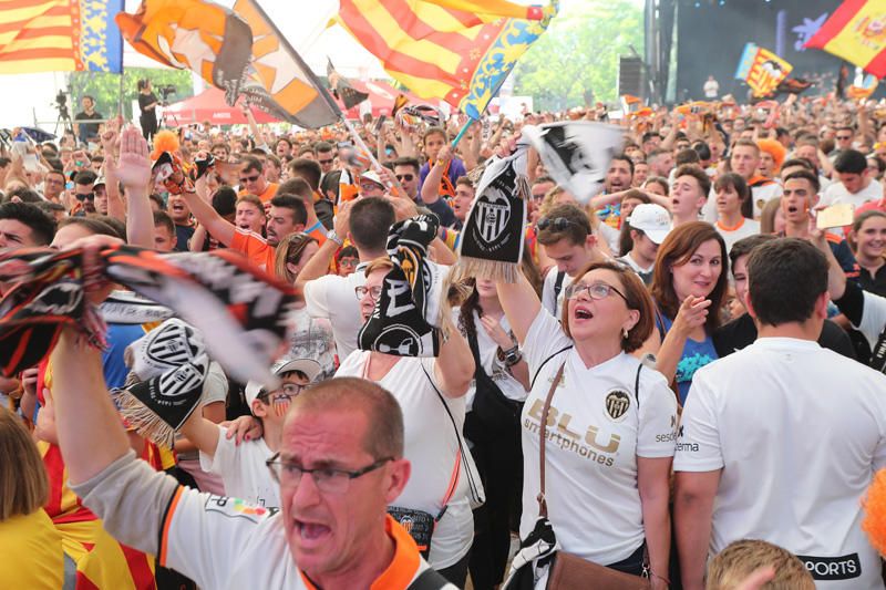 Fan zone del Valencia CF en el viejo cauce del río