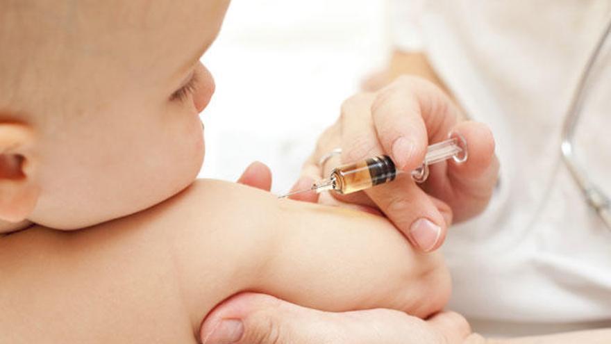 Los padres murcianos se ahorrarán 300 euros en vacunas
