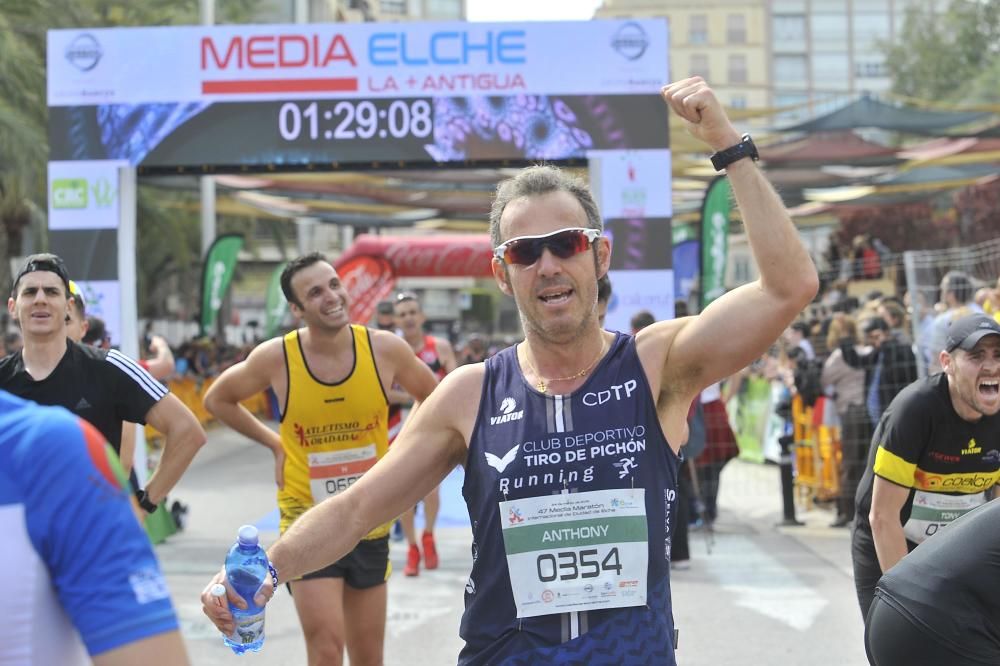 Las mejores imágenes de la Media Maratón de Elche