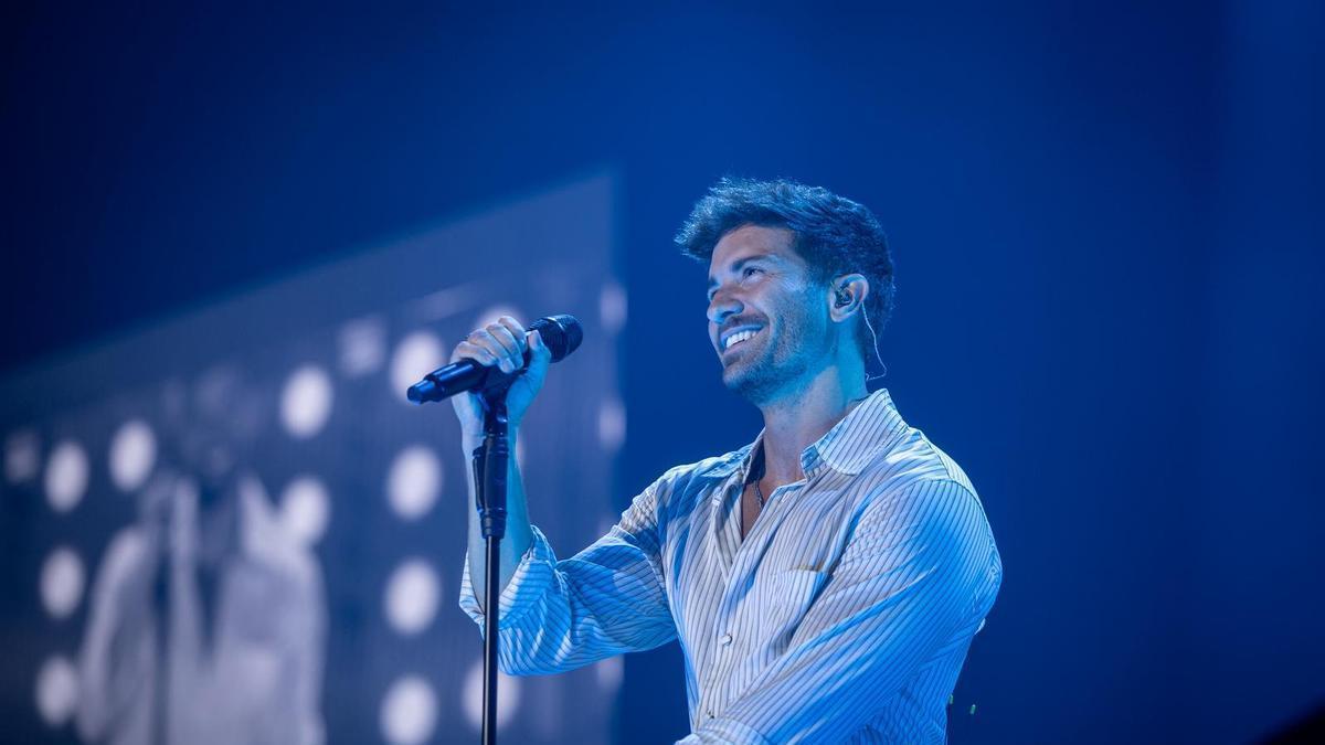 En imágenes | Pablo Alborán enamora a Zaragoza en su concierto en el Príncipe Felipe