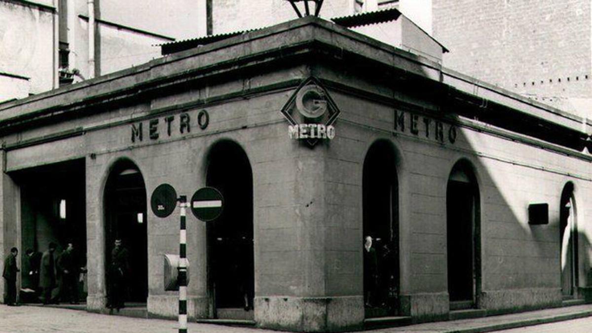 Estación Refigi, en 1924. Actualmente es la parada de Fontana.