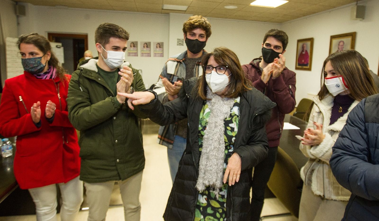 Amparo Navarro celebra su victoria