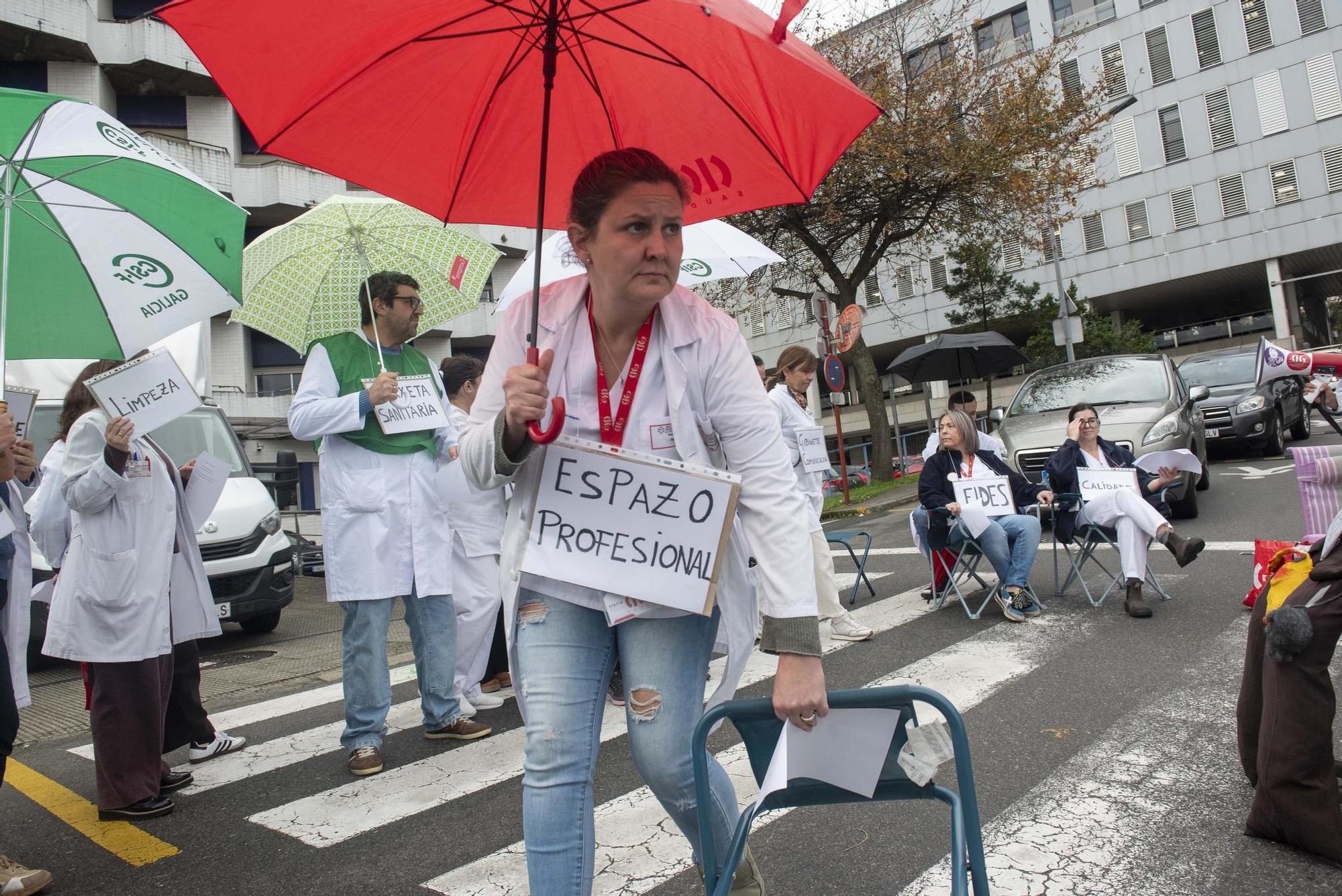 Personal del hospital de A Coruña protesta por la «nefasta gestión» en el traslado a ExpoCoruña