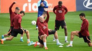 El Atlético, durante su última sesión de entrenamiento antes del duelo ante el Brujas