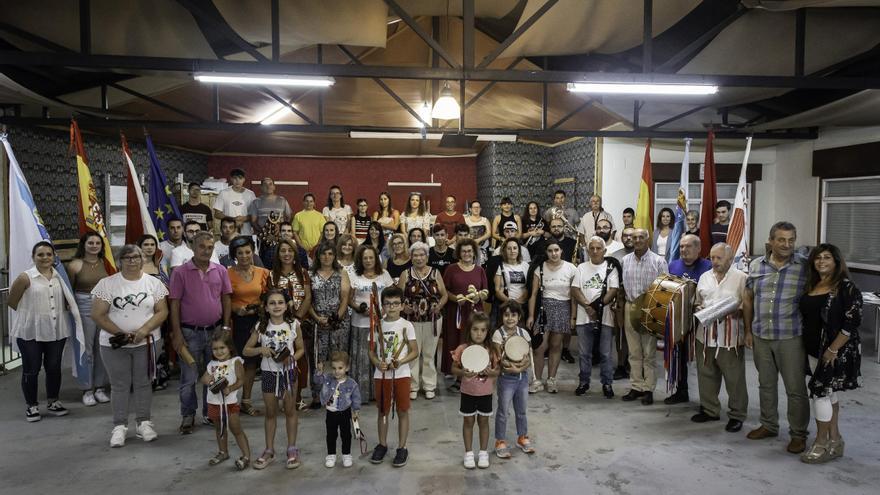 Valladares presume de la rondalla más multitudinaria