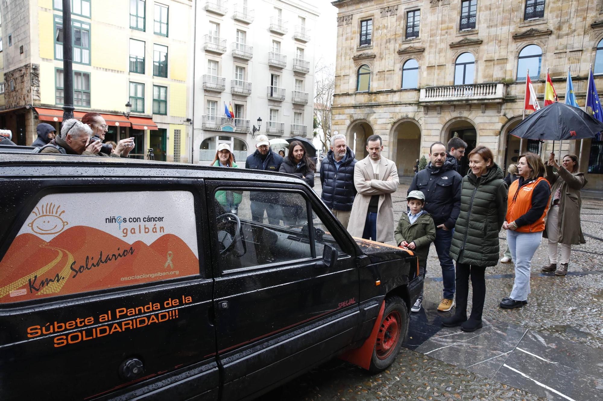 La presentación en Gijón de los vehículos Panda Raid 2024 que organiza la Asociación Galbán, en imágenes