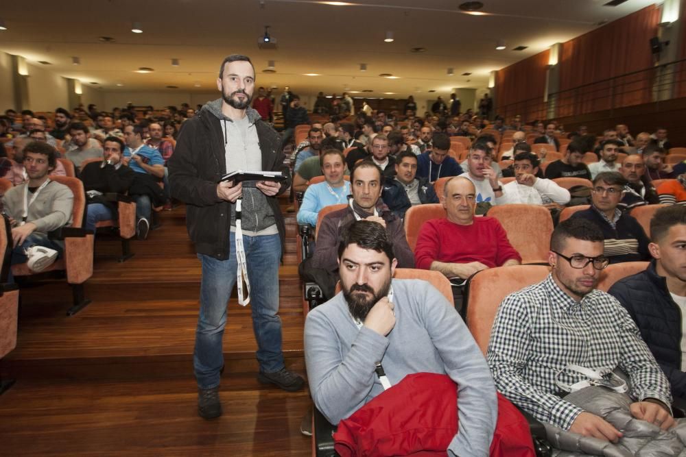 Paco Jémez, en una conferencia en A Coruña