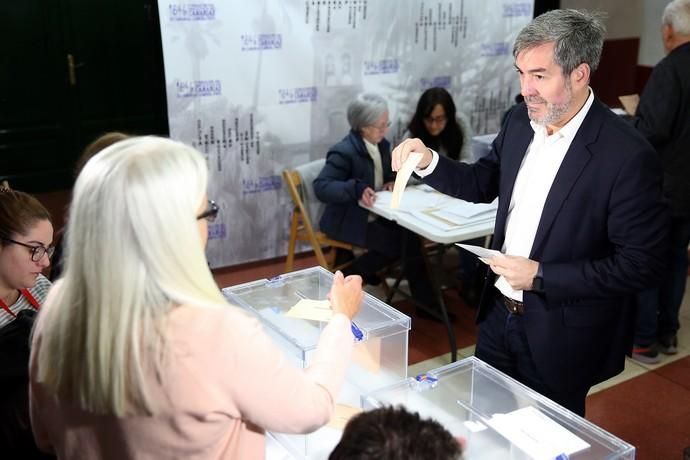 Fernando Clavijo vota en elecciones generales