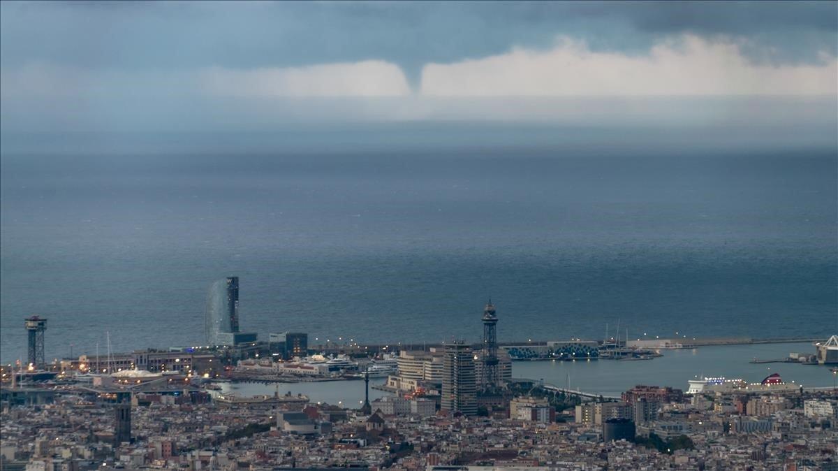 fcasals45399464 lluvia  tormenta  aguacero en  barcelona  im genes de la mad181009125830