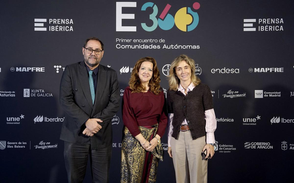 Armando Huerta, director de El Periódico de España; Fátima Matute, consejera de Sanidad de la Comunidad de Madrid, y Ainhoa Moll, adjunta a la Presidencia y directora editorial de Prensa Ibérica