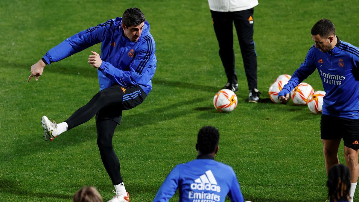 Courtois y Hazard, en un entrenamiento del Real Madrid