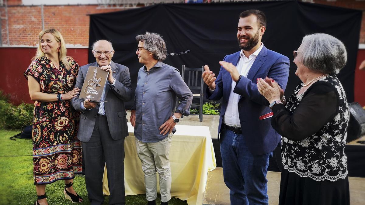 Un momento del homenaje a Federico Vázquez, el sábado en los jardines del Extremadura Hotel.