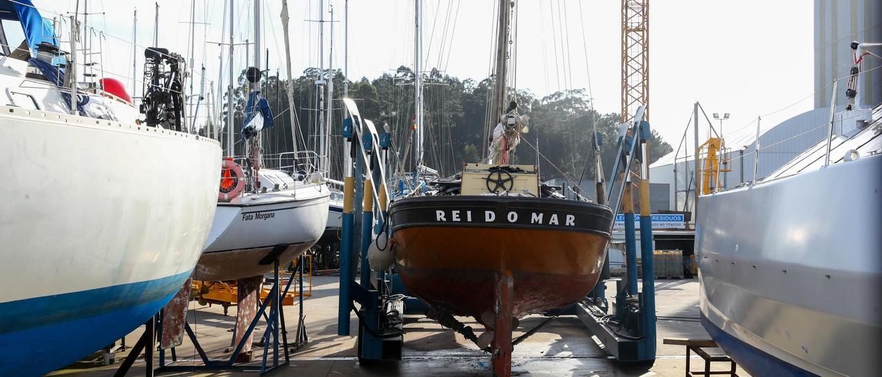 El &quot;Rei do Mar&quot; se encuentra en el Varadoiro do Xufre para ser reparado.