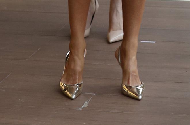 Zapatos plateados de la reina Letizia