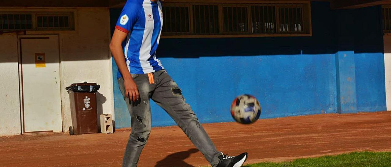 Sami el Anabi, ayer con la camiseta del Real Avilés en el Suárez Puerta. | R. A.