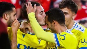 Los jugadores del Cádiz sueñan con celebrar la salvación