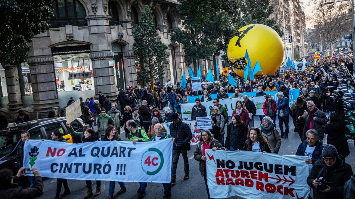 Manifestación contra el Hard Rock, la B-40 y la ampliación del aeropuerto el pasado mes de marzo