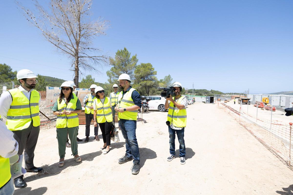 Todas las imágenes de la visita de Beatriz Corredor y Joan Groizard a la subestación eléctrica de Sant Antoni