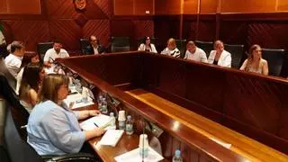Tensión en el pleno de Pozoblanco: el alcalde acaba pidiendo la intervención de la Policía por las pancartas de la residencia de mayores
