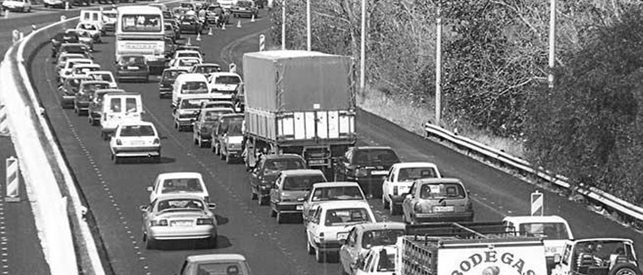 Una imagen de la autopista de Llevant en los años 80.