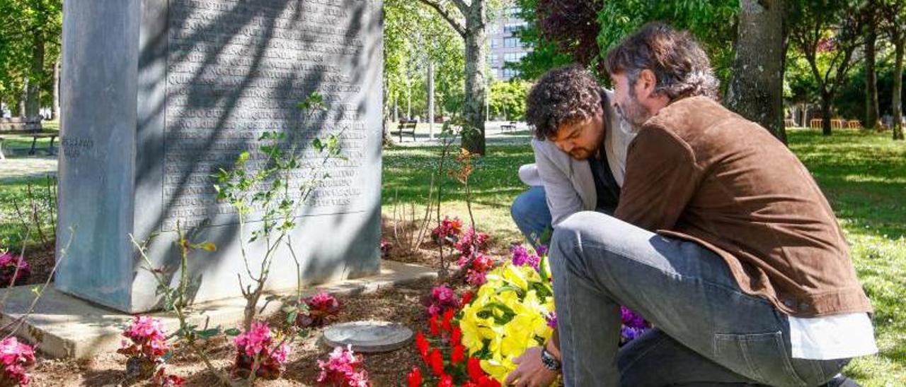 El alcalde de Vilagarcía, Alberto Varela, y el secretario xeral del PSOE local, Julio Torrado.