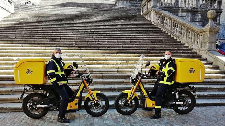 Paqueteria 28 motos elèctriques per Correus