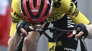 Vingegaard ataca i s’emporta la seva primera etapa al Giro