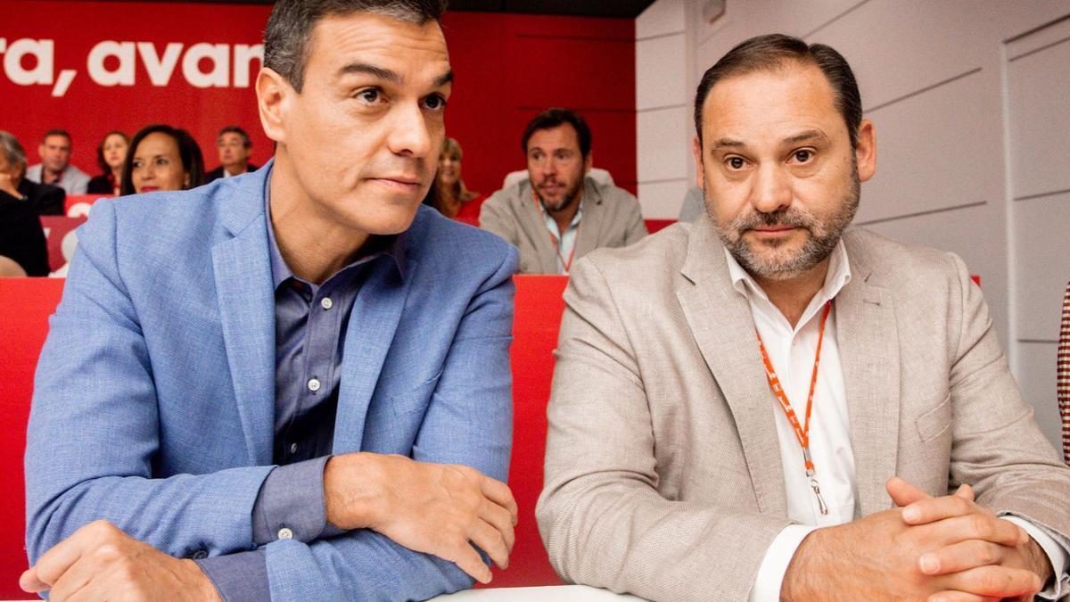 Pedro Sánchez junto a José Luis Ábalos en la reunión del Comité Federal del PSOE .