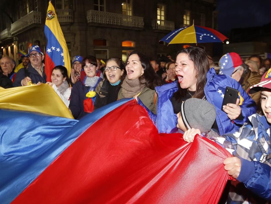 Los manifestaciones se reunieron en la farola de Urzáiz