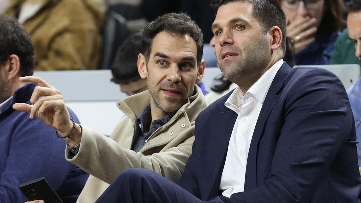 José Manuel Calderón, junto a Felipe Reyes.