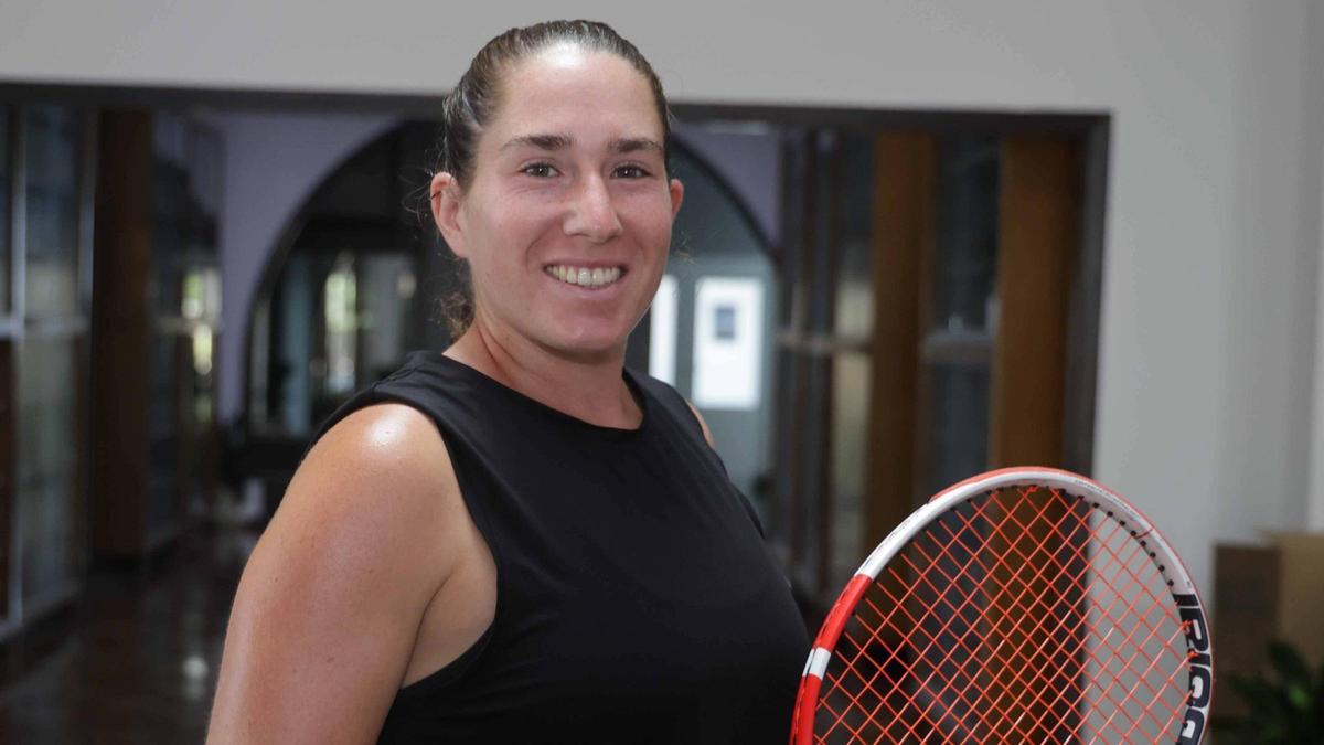Celia posa antes de saltar a la pista sin imaginar los problemas estomacales que iban a forzar su retirada.